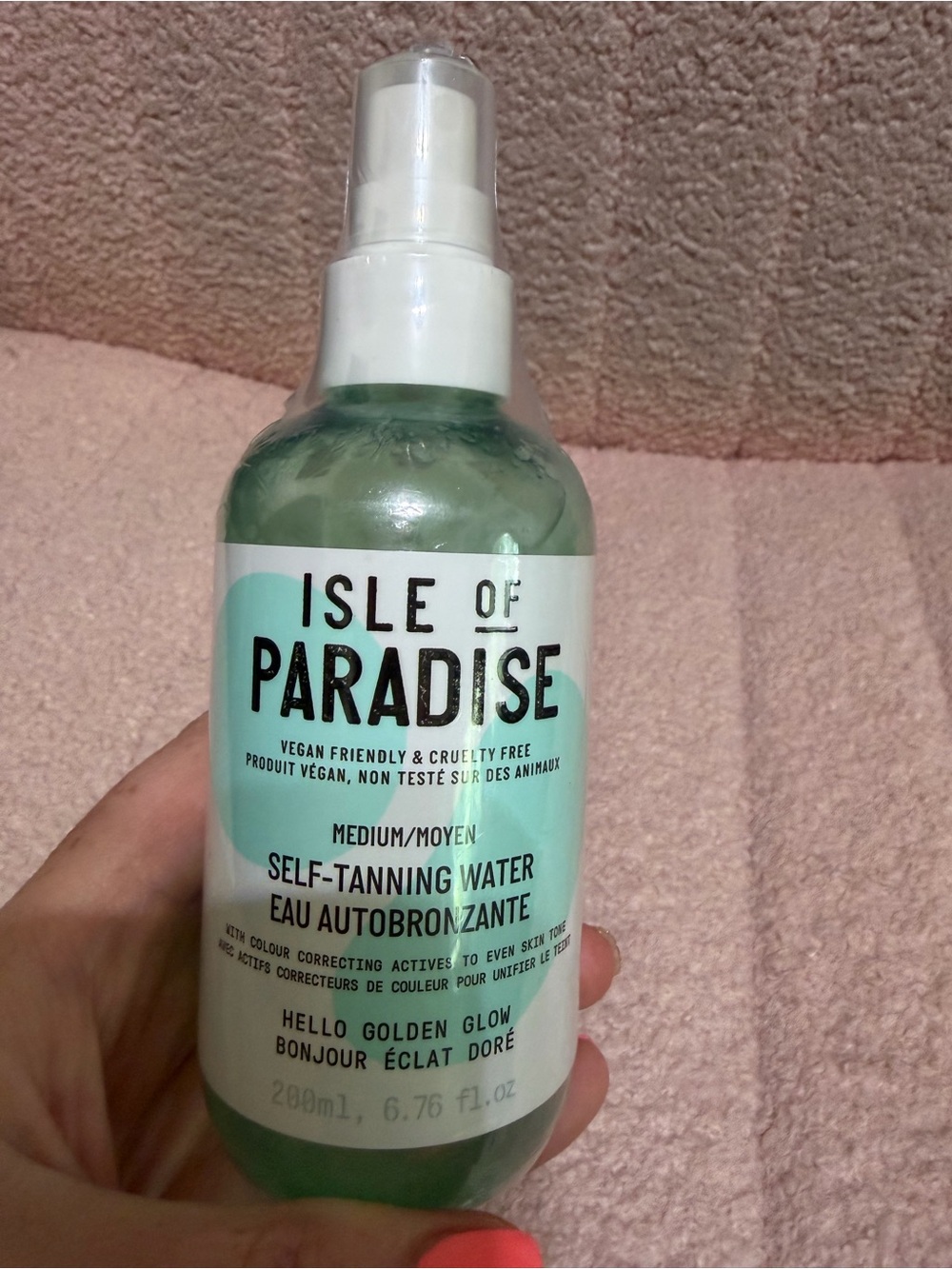 Isle of Paradise Medium Self-Tanning Water Spray — Green